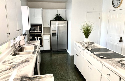 West End House | GORGEOUS RIVERFRONT "WOW" RETREAT OVERLOOKING THE SAVANNAH RIVER!