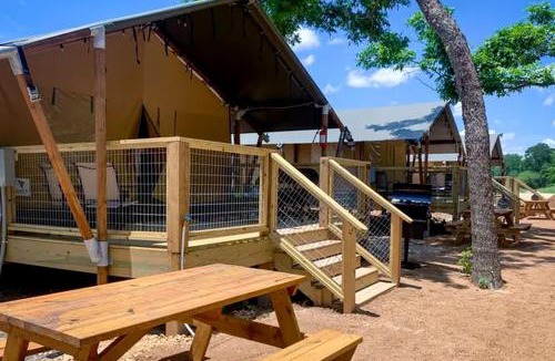 Fentress House | Gorgeous Safari Tent with Barbecue and Fire Pit in Staples, Texas