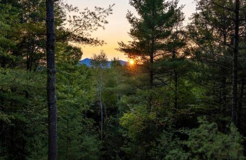 Jay House | Gorgeous Scandinavian Mirror Glass Cabin in the Adirondacks for an Unforgettable Getaway in Jay, New York