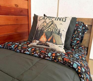 Cassville House | Gorgeous Secluded Tented Cabin Fire Pit Provided in Cassville, Missouri