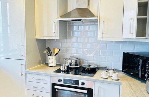 Brentwood Apartment | Gorgeous serene spacious luxury apartment