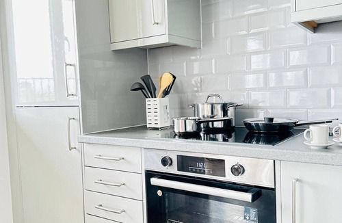 Brentwood Apartment | Gorgeous serene spacious luxury apartment