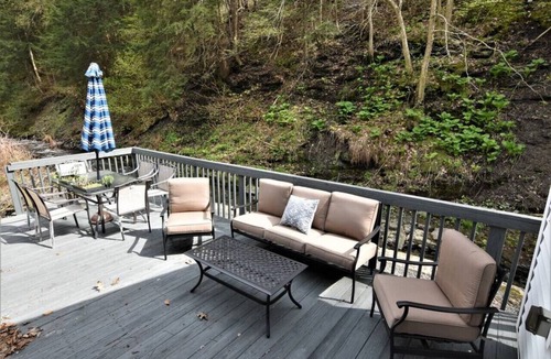 Blodgett Mills House | GORGEous Serenity in Marathon