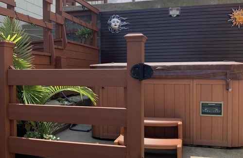 South Side Slopes House | Gorgeous Southside Slopes home with outdoor hot tub and city view!