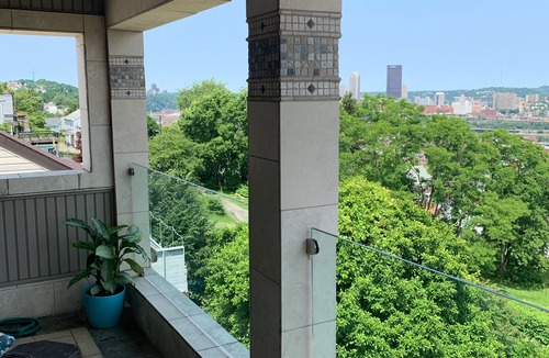 South Side Slopes House | Gorgeous Southside Slopes home with outdoor hot tub and city view!