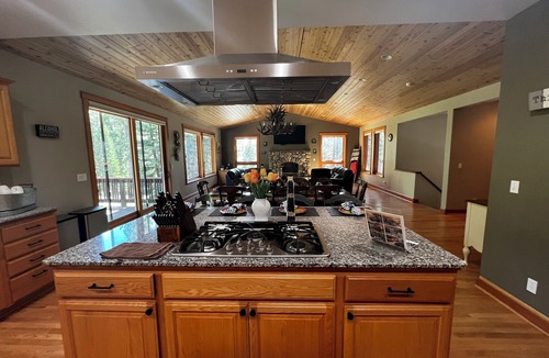 Kings Beach Cabin | Gorgeous, Spacious & Cozy Cabin in Kings Beachn