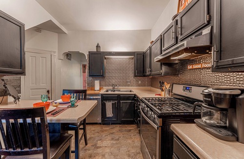 Downtown St. Louis Apartment | Gorgeous Spacious Full Apartment Close to Everything in St. Louis