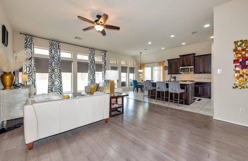 Houston House | Gorgeous Spacious home in Pearland!