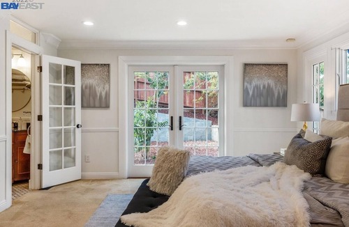 Sugarloaf House | Gorgeous Spacious Peninsula Home with Bay Views