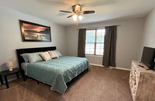 Westland House | Gorgeous Spacious Ranch!