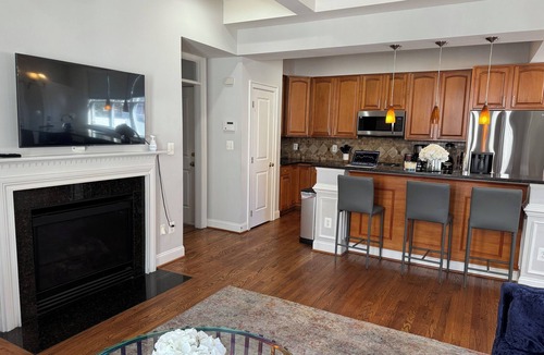 Baileys Crossroads House | Gorgeous Spacious House 5BR 9Beds and Private Parking