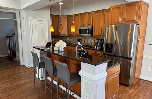 Baileys Crossroads House | Gorgeous Spacious House 5BR 9Beds and Private Parking