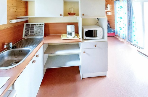 Chef-Boutonne House | Gorgeous (sta)caravan in CHEF-BOUTONNE