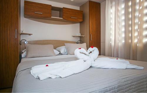 Bristane Other | Gorgeous Stacaravan In Drnis With Wifi