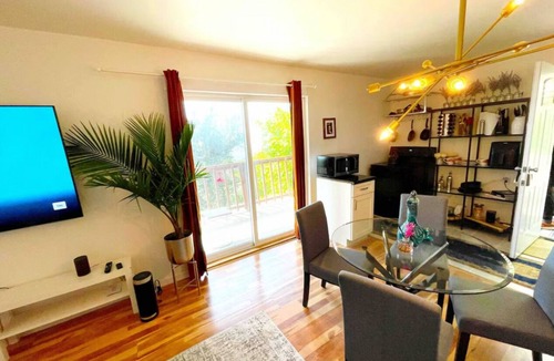 Merriewood Apartment | Gorgeous Studio Atop Grizzly Peak