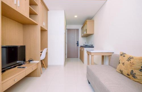 Jakarta Apartment | Gorgeous Studio Loft Apple 1 Condovilla Apartment By Travelio