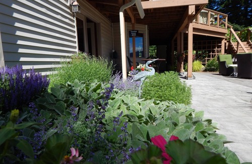 Stevenson Apartment | Gorgeous suite with panoramic Columbia river views.