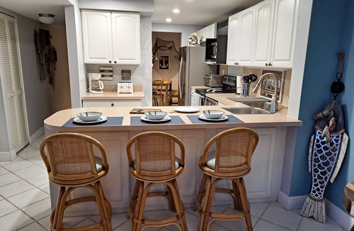 Key Largo Condo | Gorgeous Sunsets from Your Balcony in Moon Bay/Walk to nearby restaurants