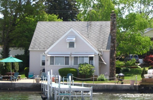 Canandaigua Cottage | Gorgeous Sunsets! Lake Level Home On Desirable East Side