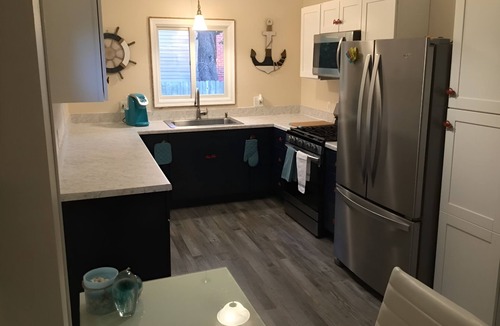 Valley Lee House | Gorgeous Sunsets & Waves Heard From Bed. Why Wait?