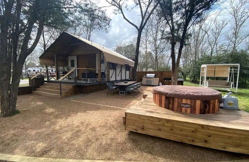 Bastrop RV Rental | Gorgeous Texas Glamping Retreat on Lake Bastrop