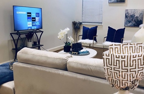 Woodlake - Briar Meadow House | Gorgeous Townhouse in Galleria