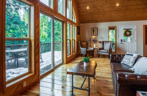 Camp Connell Ski Chalet | Gorgeous treetop views