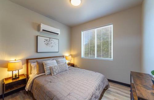 Valley House | Gorgeous Triplex Unit With Spectacular Lake Views!