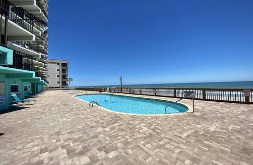 Garden City Condo | GORGEOUS TWO BEDROOM CONDO RIGHT ON THE ATLANTIC OCEAN!