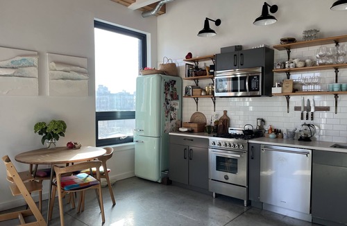 Williamsburg Apartment | Gorgeous two bedroom with a huge terrace