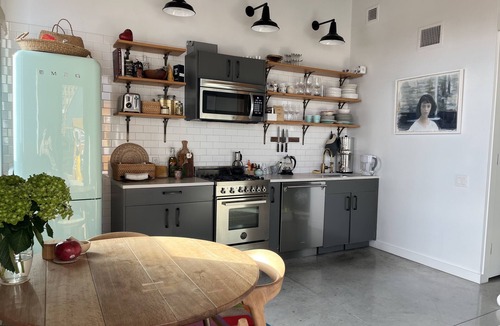 Williamsburg Apartment | Gorgeous two bedroom with a huge terrace