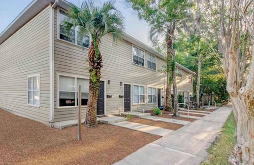 Innovation District Apartment | Gorgeous - UF Campus Adjacent. Full Kitchen