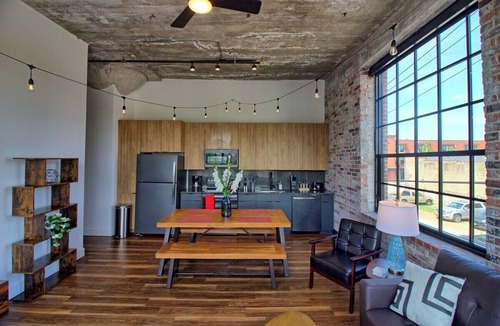Midtown Hotel | Gorgeous Ultramodern 2BR Corner Loft + Workspace