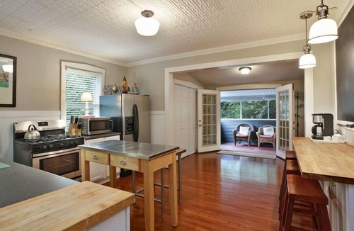 Union Pier House | Gorgeous Union Pier Home Close To Beach and Downtown!