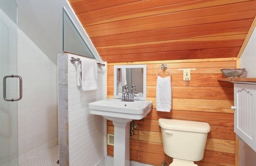 Union Pier House | Gorgeous Union Pier Home Close To Beach and Downtown!