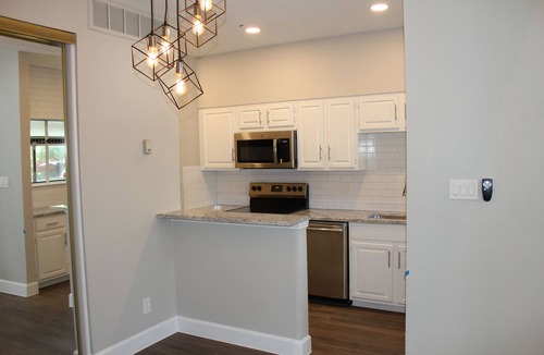 Far North Dallas Condo | Gorgeous updated condo with attached garage