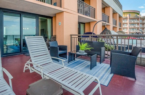Myrtle Beach Condo | Gorgeous View Oceanfront Condo w/Hug Sundeck Balcony