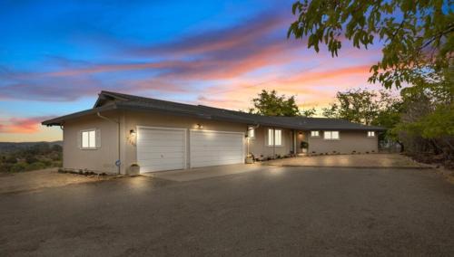 Loomis House | Gorgeous View Private, Quiet