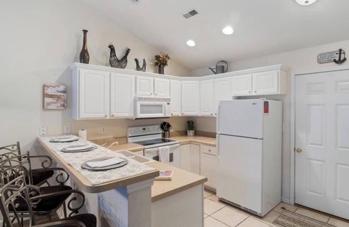 Kaiser Condo | Gorgeous view’s and tranquility with excitement around the corner