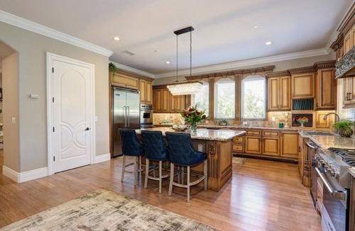 Loomis Villa | Gorgeous Villa In Upscale Neighborhood