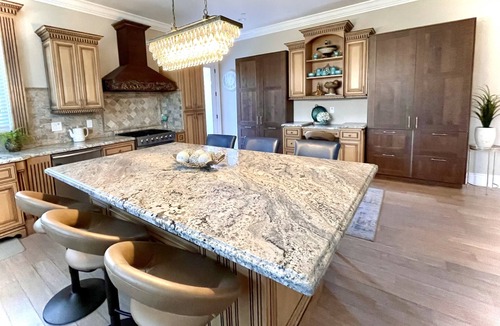 Loomis Villa | Gorgeous Villa In Upscale Neighborhood