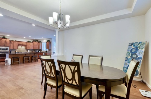 Martha Lake House | GORGEOUS VILLA: Renovation or staycation