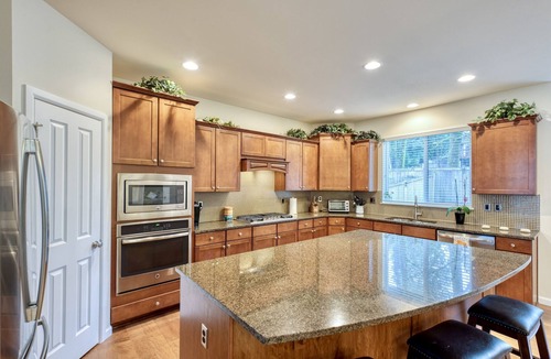 Martha Lake House | GORGEOUS VILLA: Renovation or staycation