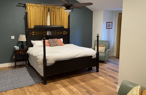 Camas House | Gorgeous vintage home near Portland airport and Columbia River Gorge