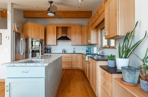 Livingston Manor House | Gorgeous Waterfront w/Hot Tub and Game Level
