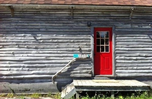 Providence Bay Cabin | Gorgeous Waterfront Log Cabin off-grid paradise pet friendly