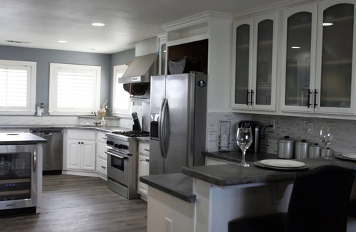 Discovery Bay House | Gorgeous Waterfront Home with Hot Tub