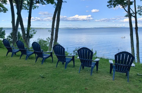 Bayside House | Gorgeous Waterfront Estate In Historic Bayside