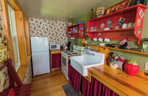 Home House | Gorgeous waterfront homes for weddings!