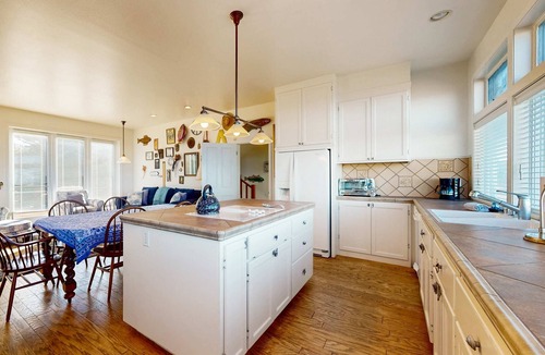 Fort Bragg House | Gorgeous Waterfront home with easy Beach Access